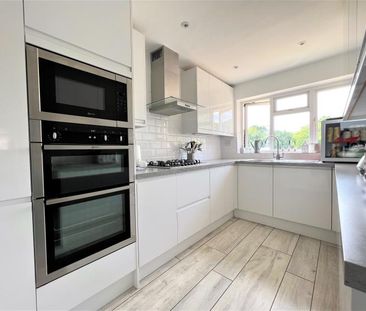 Chertsey Road, Byfleet - 2 bedrooms Property for lettings - Seymours - Photo 5