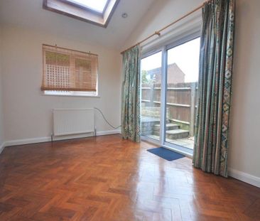 4 bedroom detached house to rent - Photo 2