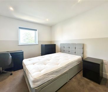 Roundhill Way, Guildford, Surrey, GU2 8HJ - Photo 3