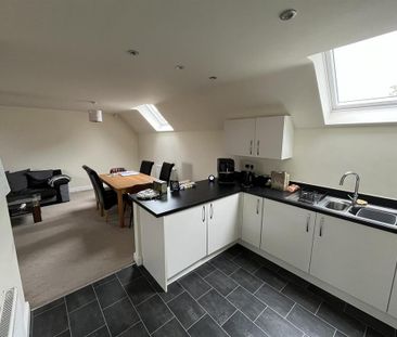 2 bedroom semi-detached house to rent - Photo 4