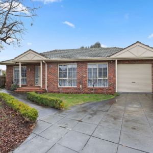 Great size in perfect location - Photo 2