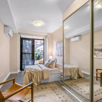 Super Sized One Bedroom Apartment - Photo 1