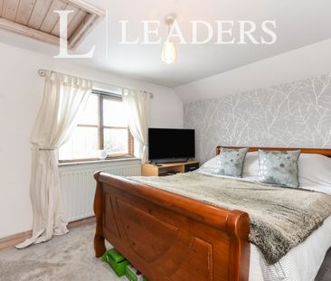 4 bedroom house to rent Stebbing Road, Felsted, Dunmow, CM6 - Photo 6