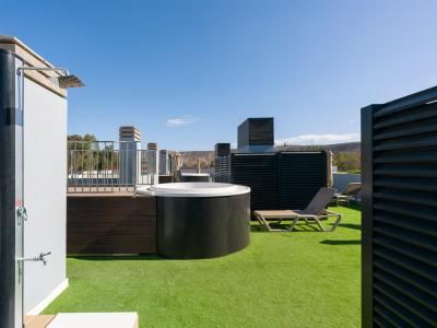Luxury and sun in Arguineguín: Central apartment with impressive private terrace - Photo 3