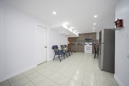 For Lease - 2 Checkerberry Crescent Unit# Lower, Brampton, Ontario - Photo 4