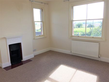 3 bedroom detached to let - Photo 3
