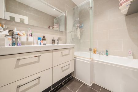 Avonmore Gardens, Brook Green, W14 - Photo 4