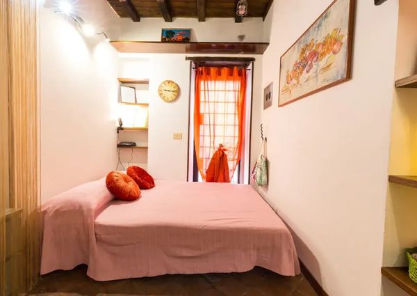 Vicolo del Cinque, Rome, Lazio 00153