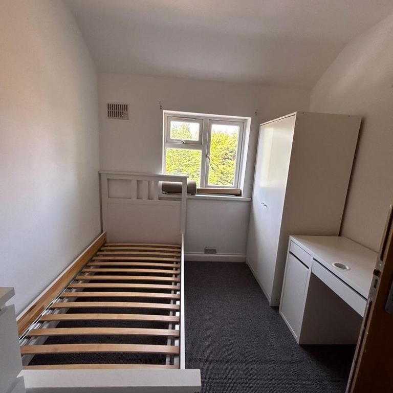 2 bedroom house share to rent - Photo 1