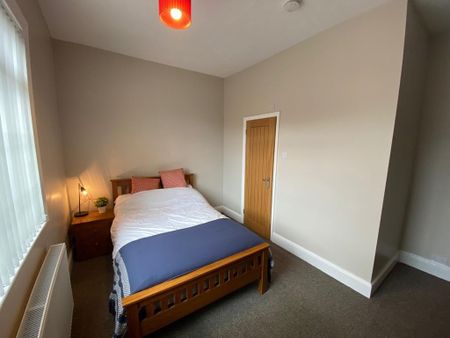 1 bedroom in a house share to rent - Photo 5