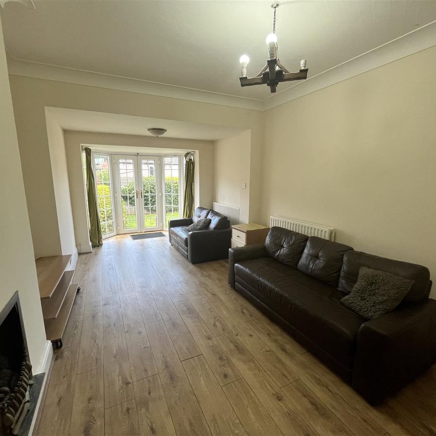 Becketts Park Crescent, Headingley, LS6 3PH, Leeds - Photo 1
