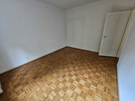 Two-and-a-half-room apartment on the first floor - Photo 2