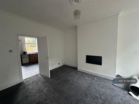 2 bedroom terraced house to rent - Photo 2