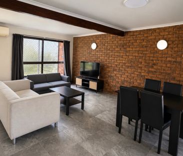 Furnished 2 bedroom townhouse in great location! - Photo 1