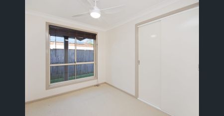 Neat and tidy three bedroom home in a convenient location! - Photo 2
