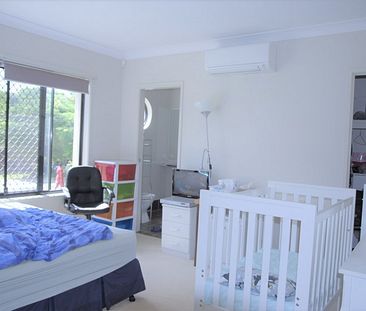 One of the best 4 bedroom house in Calamvale - Photo 2