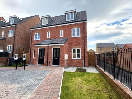 3 bedroom semi-detached house to rent - Photo 3