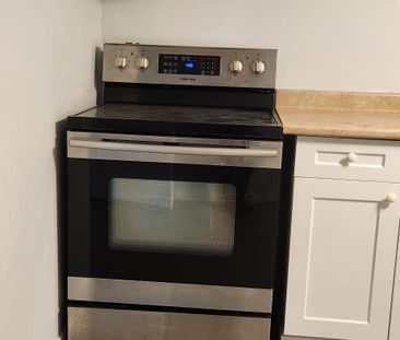 For Lease - 3443 Queenston Drive Unit# Lower, Mississauga, Ontario - Photo 1