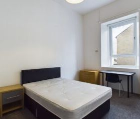 Room at Dalhousie Street, City Centre, Glasgow G3 6PN - Photo 5