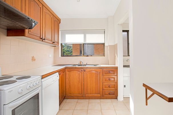 Easy Low Maintenance Living in a Prestige Location - Photo 1