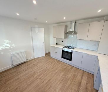 3 bedroom end of terrace house to rent - Photo 6