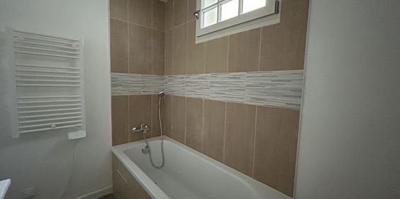 Location Maison 6 pièces 151m² LE VIEIL BAUGE 49150 - Photo 3