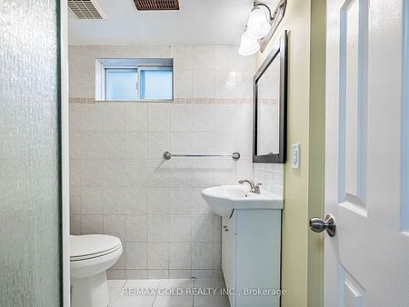 For Lease - 179 Elizabeth Street, Brampton, Ontario - Photo 4