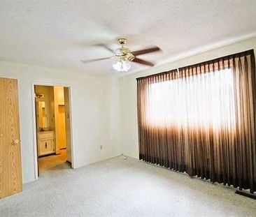 Spacious 3Br Family Home Near West Edmonton Mall–Prime Location! - Photo 1