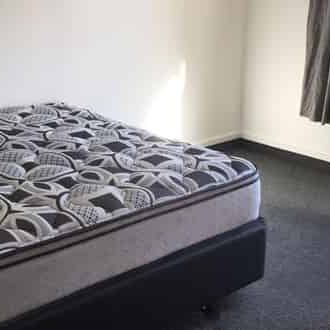 Spacious 6BR Townhouse in North Dunedin - Photo 1