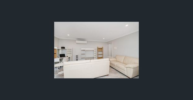 Stylish, Fully Furnished Ground-Floor Apartment in the Heart of Belmont! - Photo 1