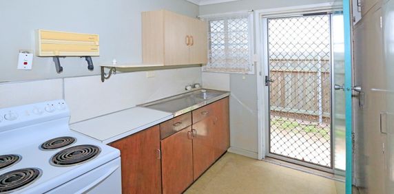 Low Maintenance Studio Apartment - Photo 2