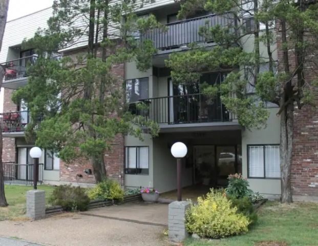 Oak Manor | 3300 Oak Street, Vancouver - Photo 1