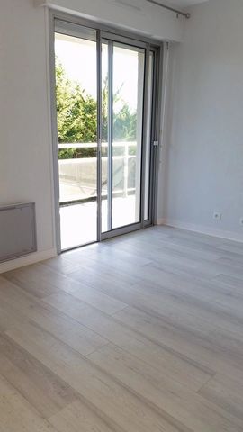 Location Appartement 2 pièces 41m² LA ROCHELLE 17000 - Photo 4