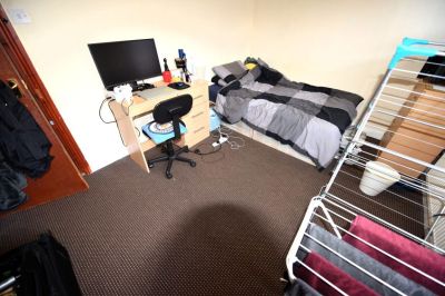 5 bedroom House in Hessle View, Leeds - Photo 4