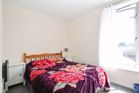 2 bedroom property to rent - Photo 4