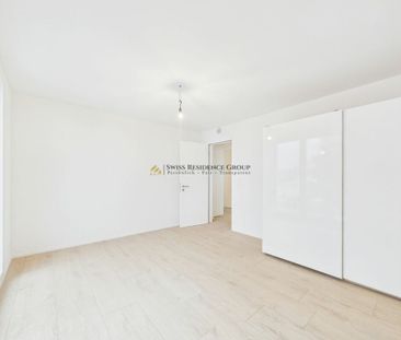 Renovated apartment with an enviable view - Photo 3