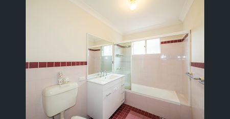 Close to Everything - Photo 2