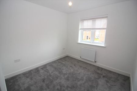 3 bedroom semi-detached house to rent - Photo 4