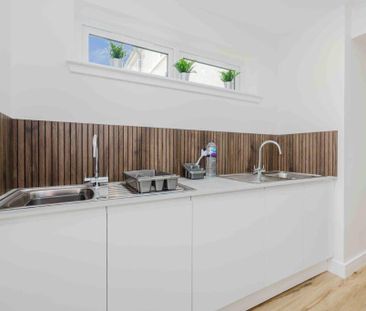 6 bedroom flat share to rent - Photo 2