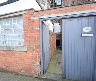 2 bedroom flat to rent - Photo 2