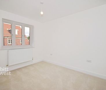 3 bedroom semi-detached house to rent - Photo 4