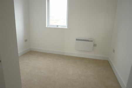2 Bedroom Flat - Photo 4