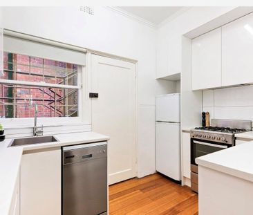 5/38 Mitford Street, Elwood VIC 3184 - Photo 4