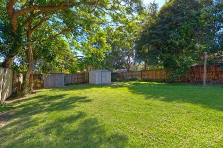 Great Sized Family Home with Oversized Child Friendly Yard - Photo 4