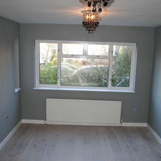 Refurbished And Interior Designed Double Bedroom Ground Floor Maisonette With Garden, NW10 - Photo 1