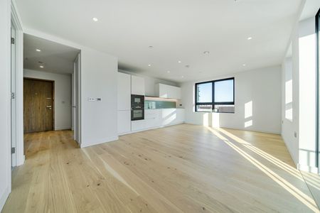 Available from Now - 2 Bed Apartment, Furnished - Photo 2