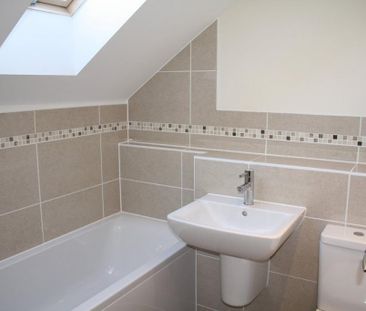 4 bedroom semi-detached house to rent - Photo 6