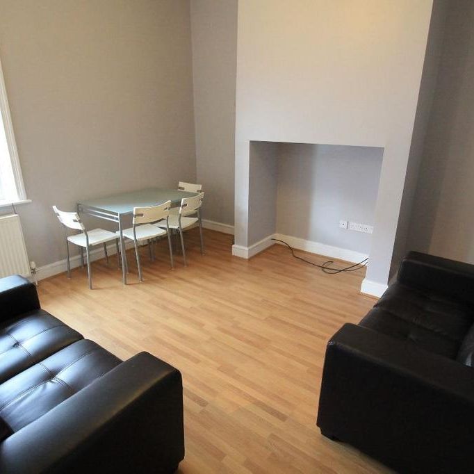 4 bedroom house to rent - Photo 1