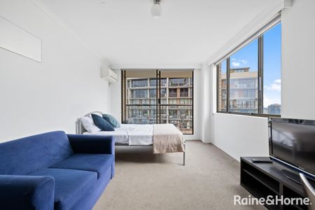 Prime Darlinghurst Studio with Panoramic City Views - Photo 2