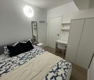 Carrer d'Almoines, Valencia, Valencian Community 46018 - Photo 5